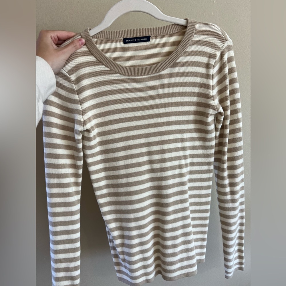 Brandy Melville sweater